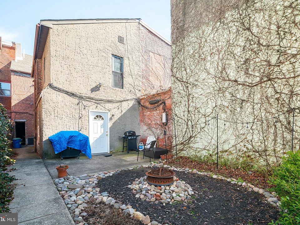 2nd image of 922 N 4th St