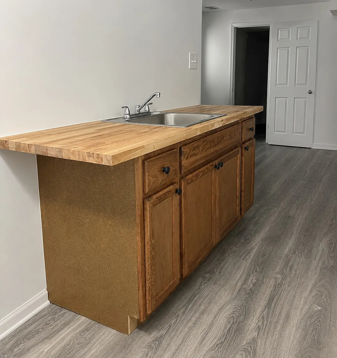 2 bed, 1400 sqft, $900 — Photo 2