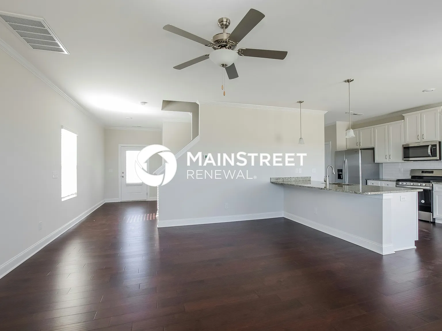 2126 Vecchio Dr — Photo 2