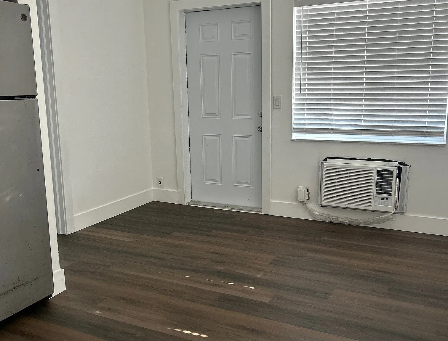 1 bed, 425 sqft, $1,600 — Photo 2
