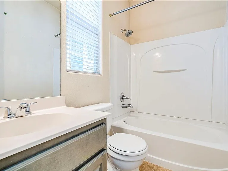 2924 Bond Dr #4C — Photo 14
