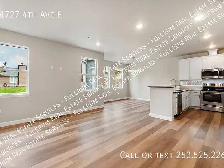 11727 4th Ave E — Photo 9