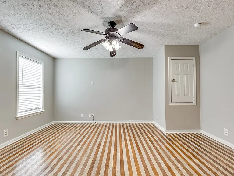 125 Grant Ct — Photo 30