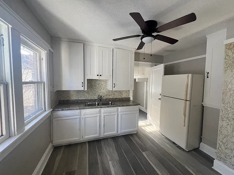 13412 Graham Rd #UP — Photo 2