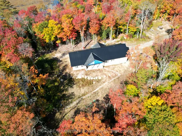 121 Loon Lake Rd, Magnetawan, ON P0A 1Z0