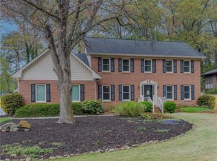 733 Ridgeview Dr, Lilburn, GA 30047