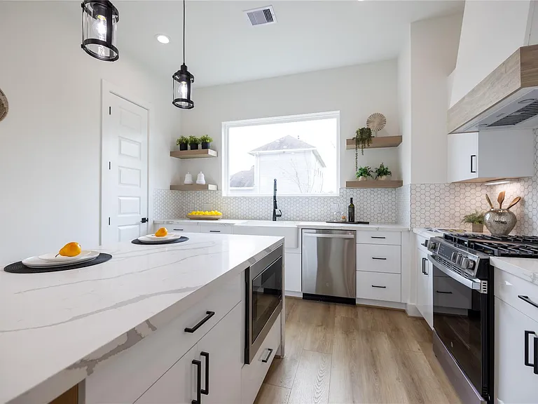 4010 Yellowstone Blvd — Photo 9