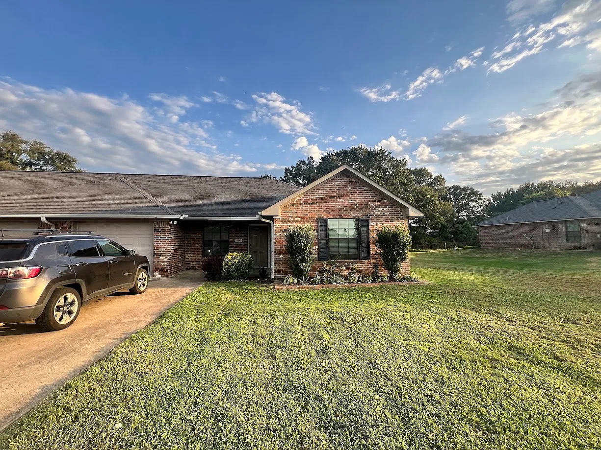 13363 Country Meadow Ln — Photo 1