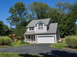 23 Horseshoe Dr, Oak Ridge, NJ 07438