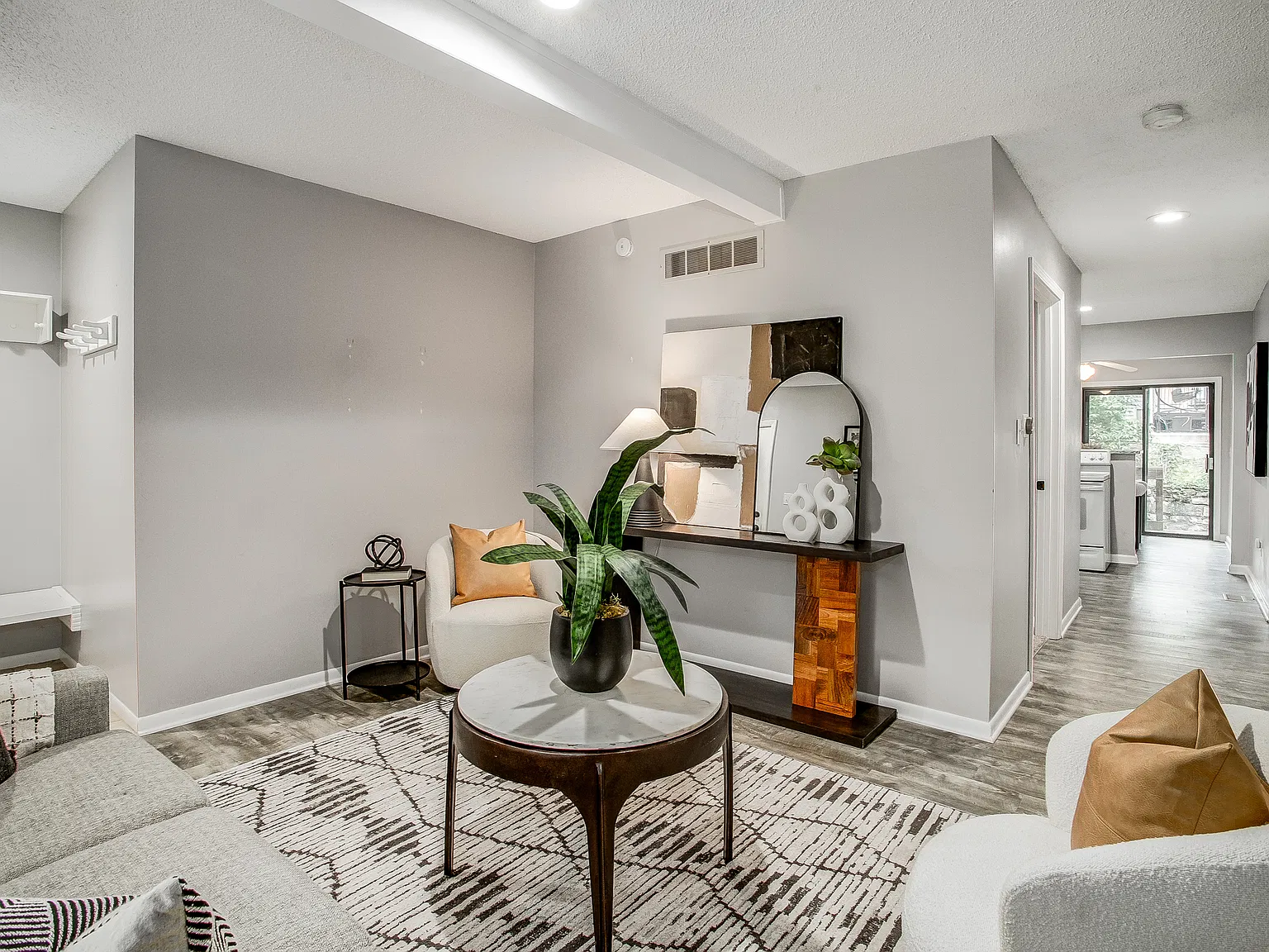 3 bed, 1826 sqft, $2,995 — Photo 4