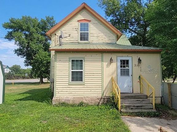 3rd image of 330 N Main St