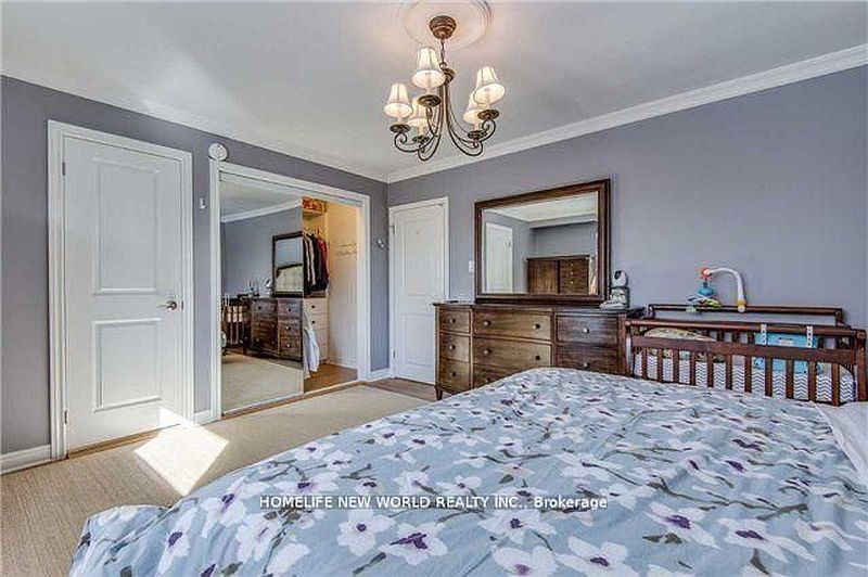 Toronto House for rent - 5 Bedrooms — photo 9