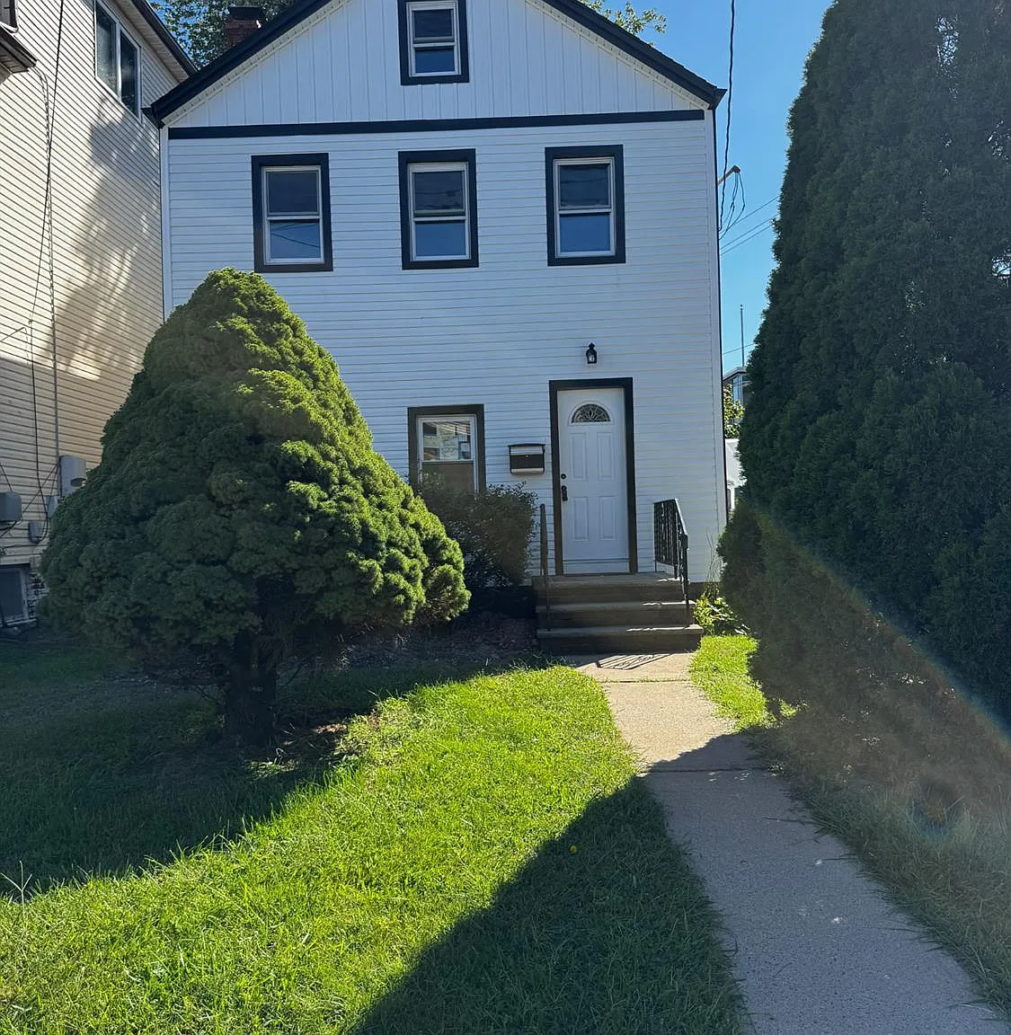 3 bed, 2.0 bath, 1000 sqft, $3,450 — Photo 1