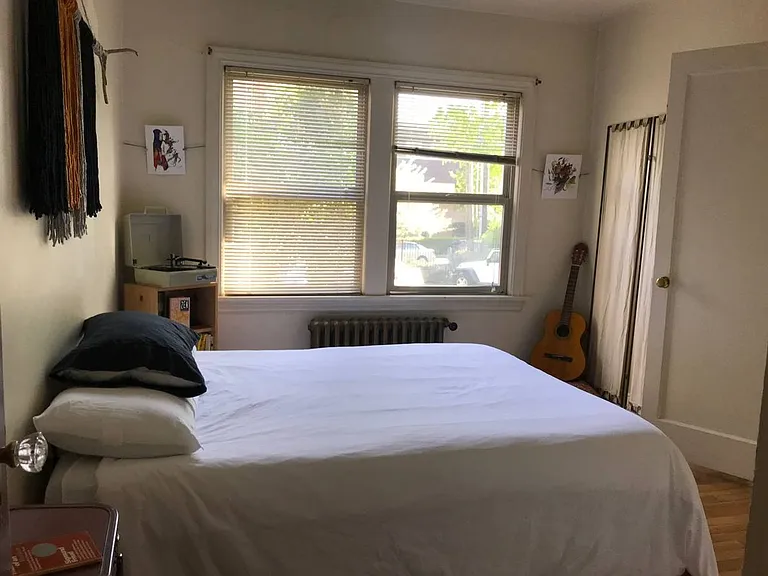 Catalina Apartments — Photo 16