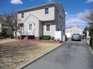 18 Lafayette Ave, Bethpage, NY 11714