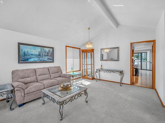 3rd image of 3305 Park Dr