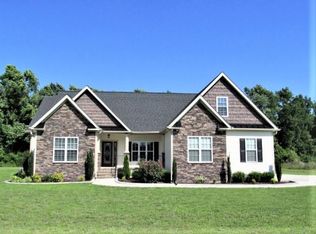 218 Clemens Dr, Pikeville, NC 27863