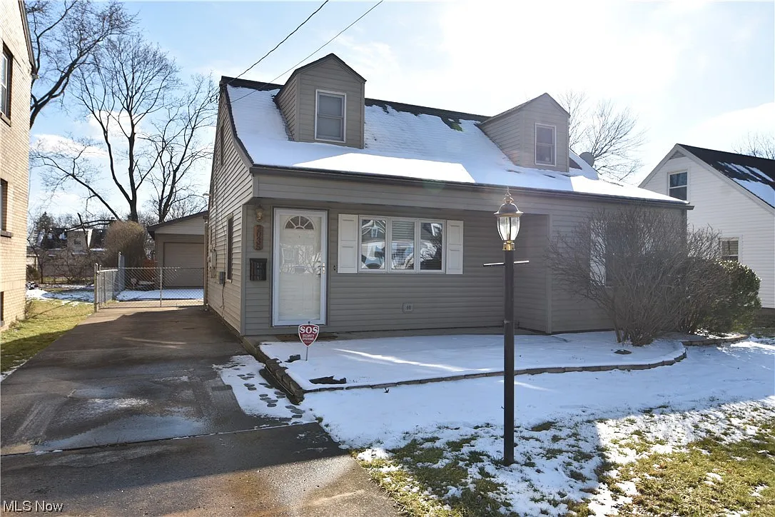 2035 Wakefield Ave photo 1