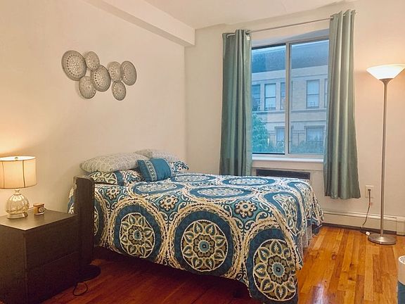 5th image of 132 W 112th St APT 6D