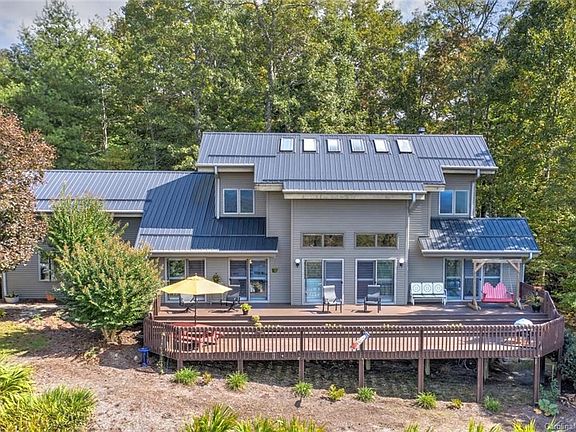 2nd image of 362 Mountain Valley Dr