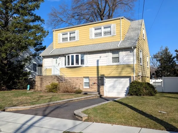 19 Velock Dr, Little Ferry Boro, NJ 07643