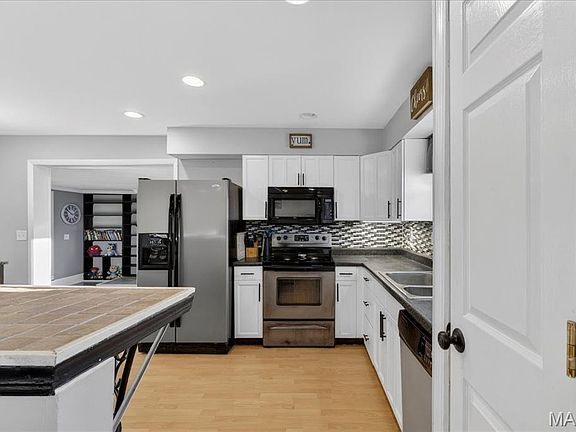 5th image of 506 Roosevelt Ave
