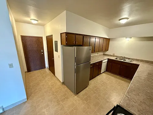 225 W Lincoln Ave Photo 1