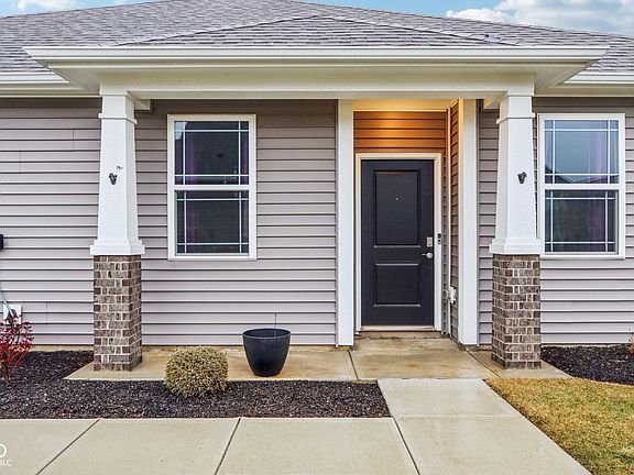 2nd image of 6433 Wasco Dr