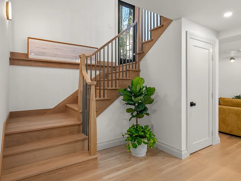 18 Clinton St #18A — Photo 11
