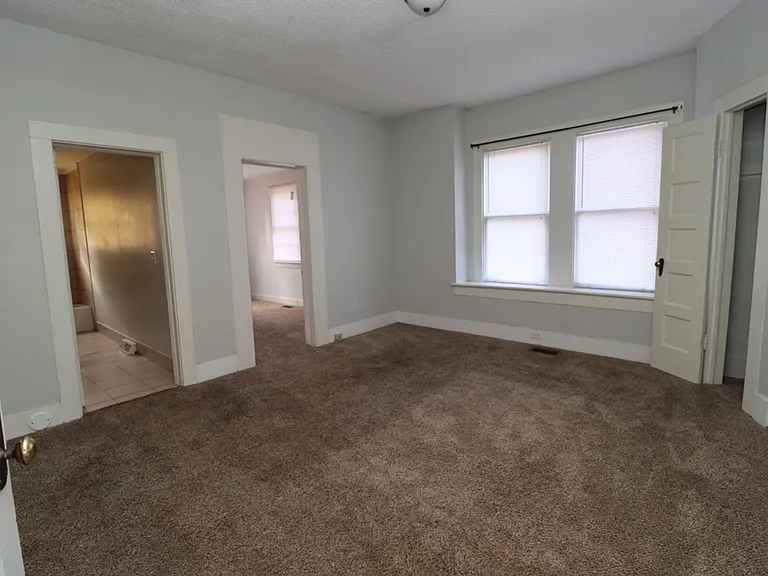4910 Colonial Dr — Photo 15