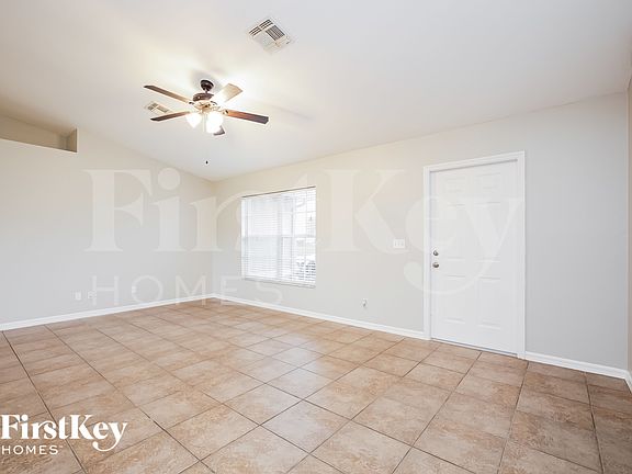 3rd image of 2613 NE 6th Ave