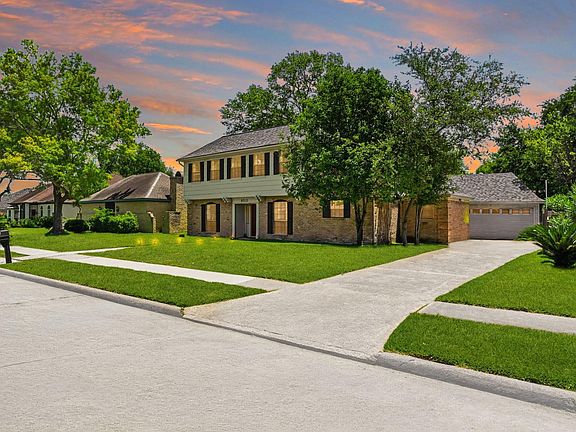 3rd image of 6511 Las Brisas Dr