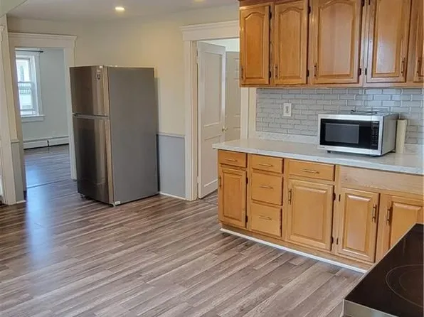 25 Eddy St, West Warwick, RI 02893