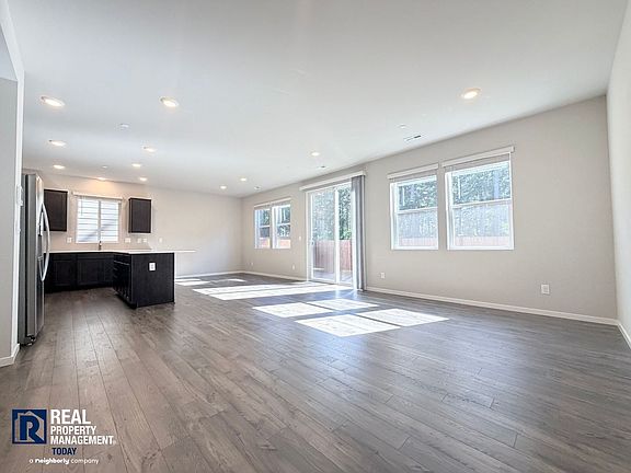 2nd image of 10730 188th St E