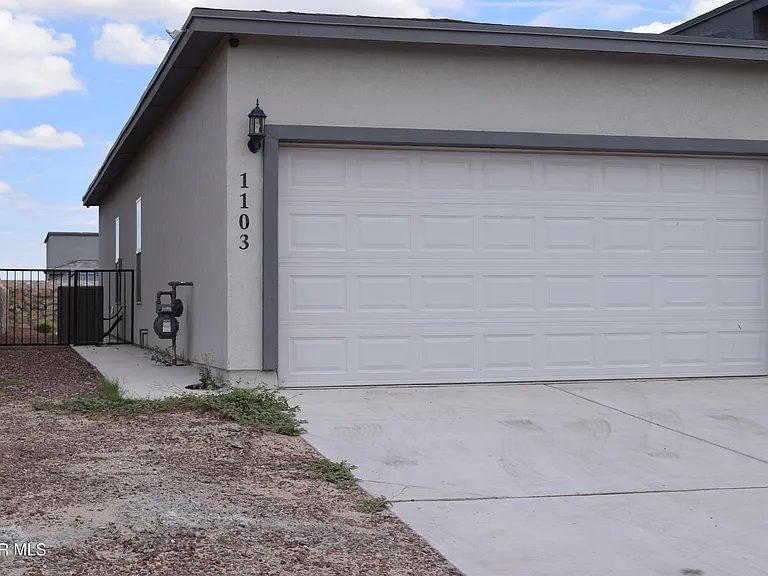 1103 Brass Hill Ave — Photo 3