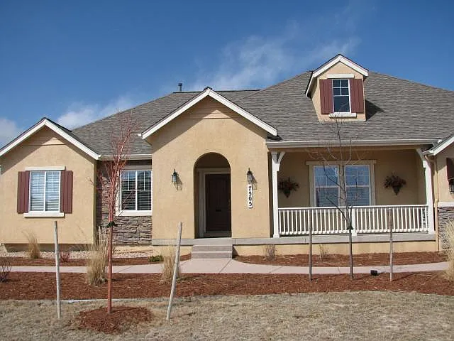 5 bed, 3636 sqft, $2,850 — Photo 3