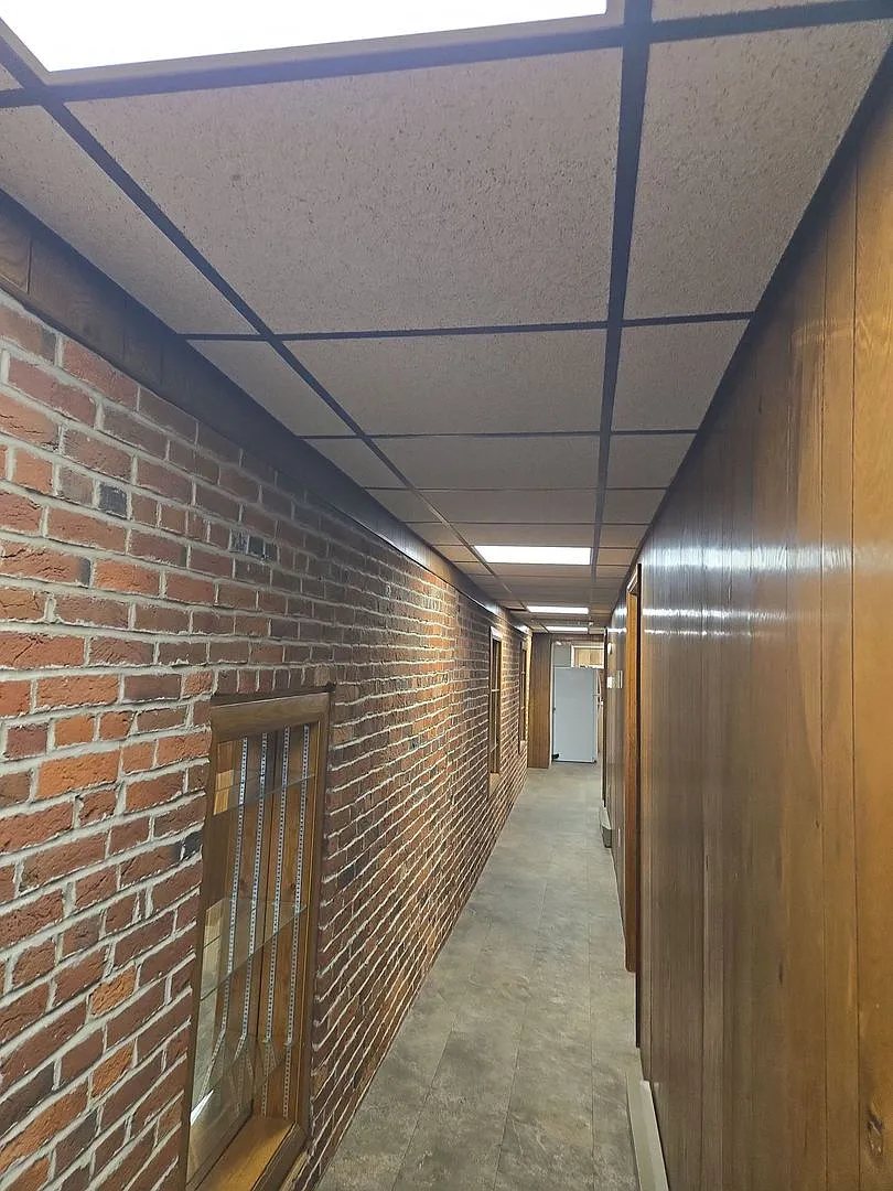 203 Lincoln Way E — Photo 3
