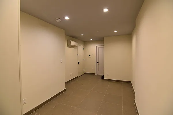 Rented by Tapiro Realty | media 19