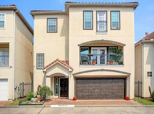 6111 S Arrowana Ln, Houston, TX 77036