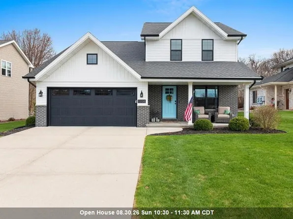 1108 Heyerdahl Hts, Hobart, WI 54155