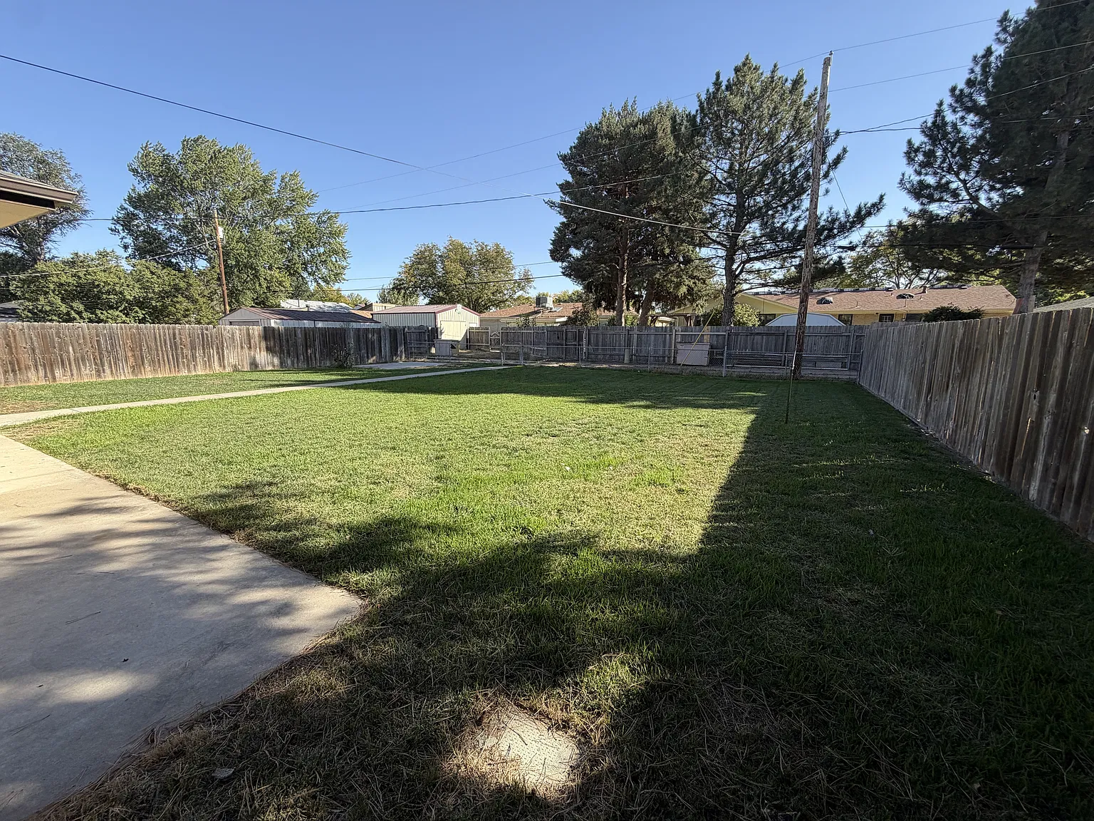 906 Gateway Avenue - 1 — Photo 4