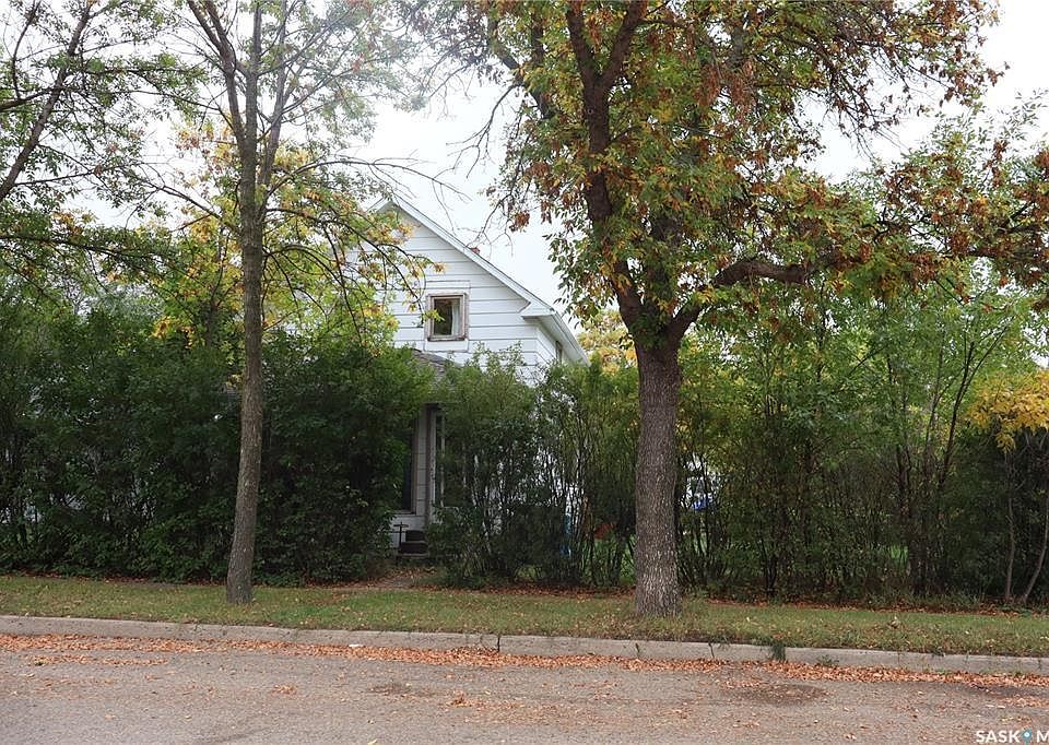 1st image of 123 5th Ave W