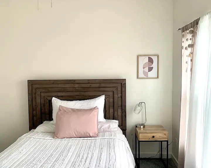1450 E Rosedale St — Photo 5