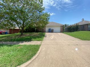 224 Los Angeles Dr, Glenn Heights, TX 75154