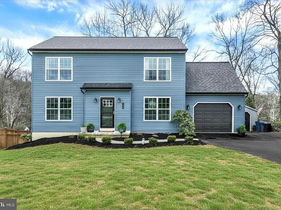 1st image of 140 Burberry Ln