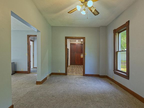 3rd image of 440 3rd St SW