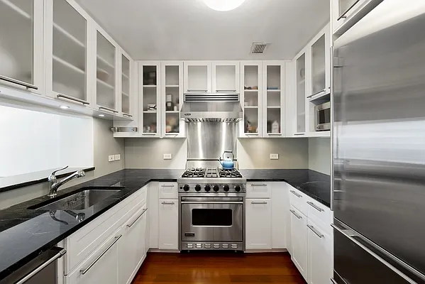 Sold by Nest Seekers International | media 6