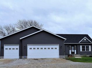 1529 Springville Rd, Mount Vernon, IA 52314