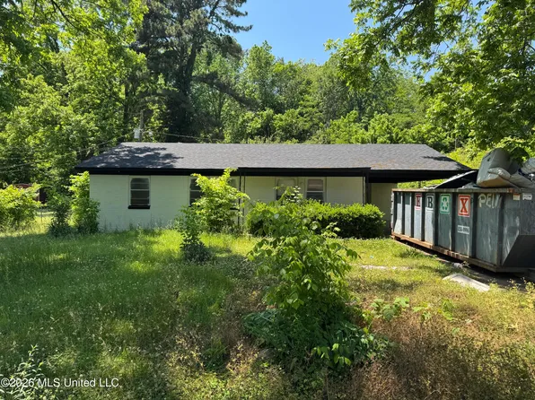 128 Isom Dr, Holly Springs, MS 38635