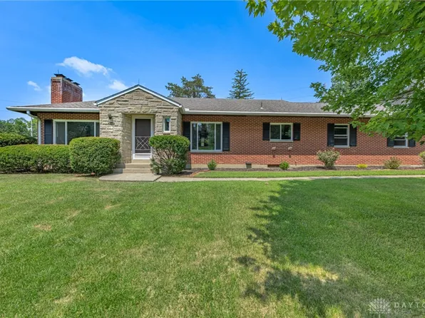885 Big Hill Rd, Kettering, OH 45419